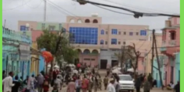 Magaalada Baydhabo oo laga dareemayo cabsi dagaal iyo barakac cusub