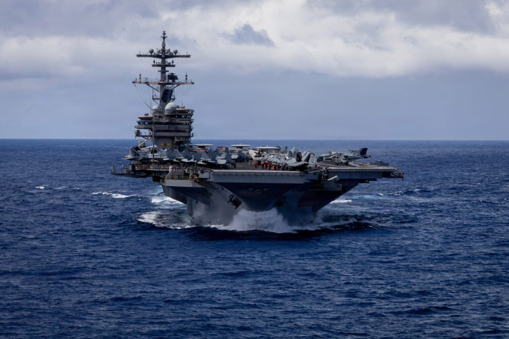 Markabka diyaaradaha xambaara ee fasalka Nimitz ah, USS George H.W. Bush (CVN 77), ayaa ku socdaalaya Badweynta Hindiya, gudaha aagga ay mas'uulka ka tahay Taliska Dhexe ee Mareykanka (U.S. Central Command), 23-kii Abriil, 2026. (Sawirka Ciidanka Badda ee Mareykanka)