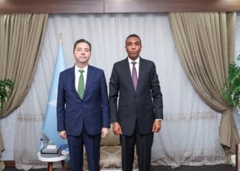 Ra'iisul Wasaare Xamsa Cabdi Barre iyo safiirka Turkiga Ferhat Alkan oo ku kulmay Muqdisho.