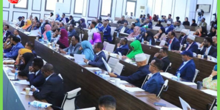 Xildhibaanno Ka Soo Jeeda Puntland iyo Jubbaland oo Diiday jadwalka doorashada ee la shaaciyay