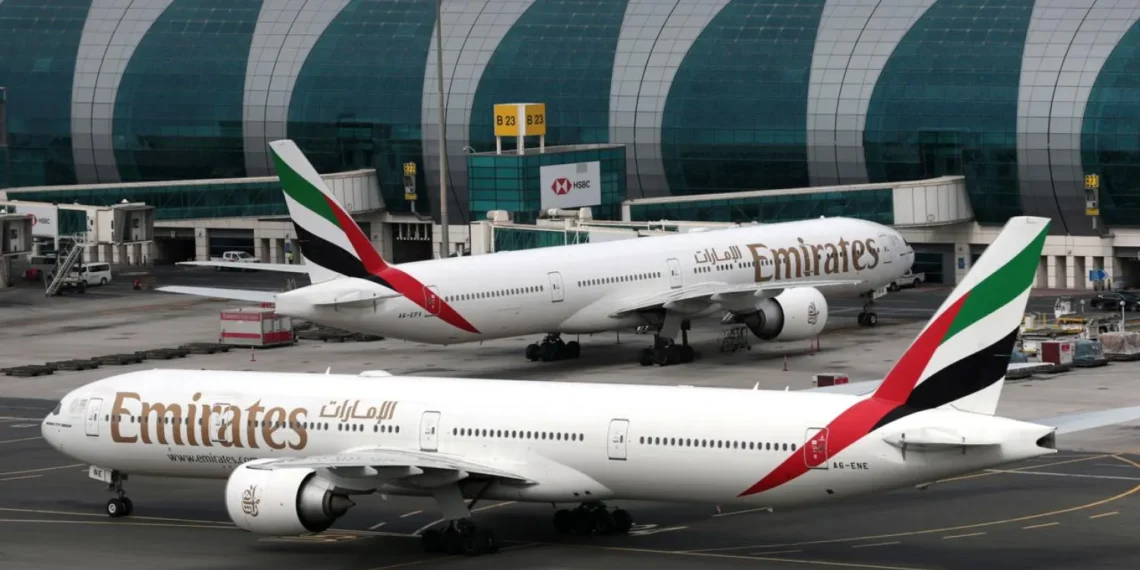 Diyaaradaha shirkadda Emirates oo yaalla garoonka Dubai